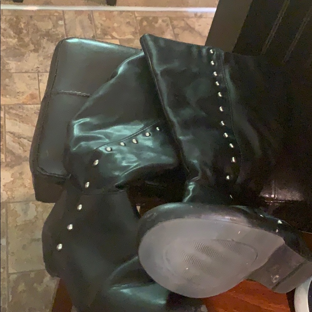 Black boots